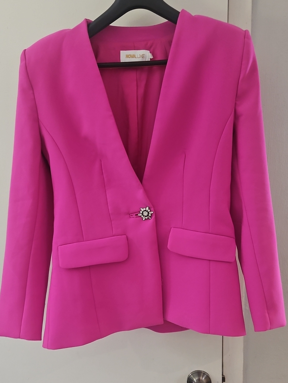 Women's Fuchsia Tailored Pants Suit Size 8/10